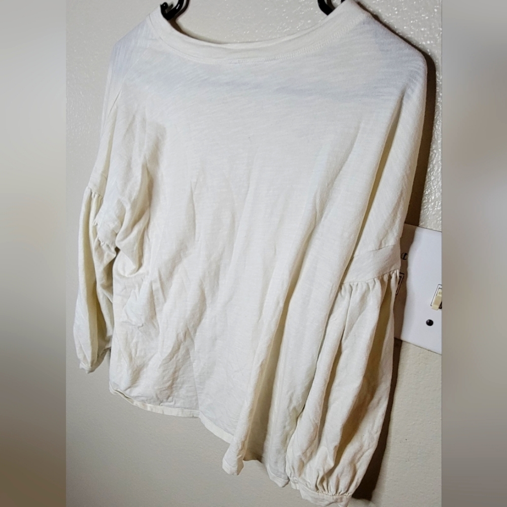 Time & Tru Meduim Cream Long Sleeve